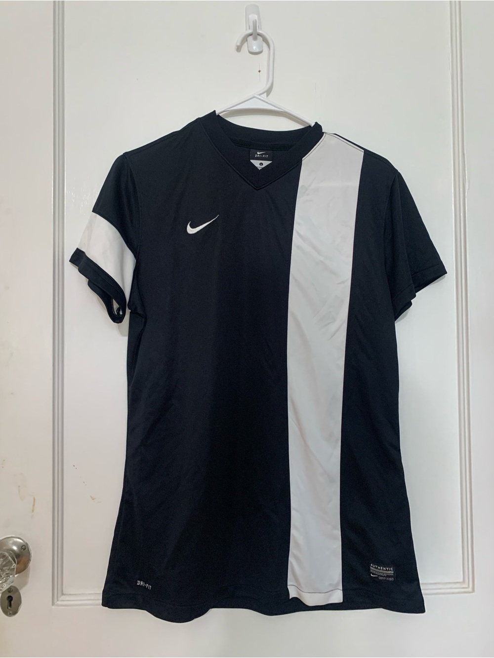 Nike Kids L Black and White Short Sleeve Soccer Jersey